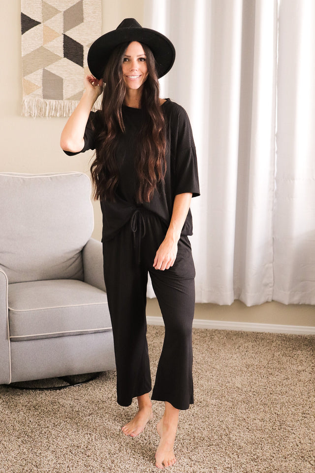Roxie set in black