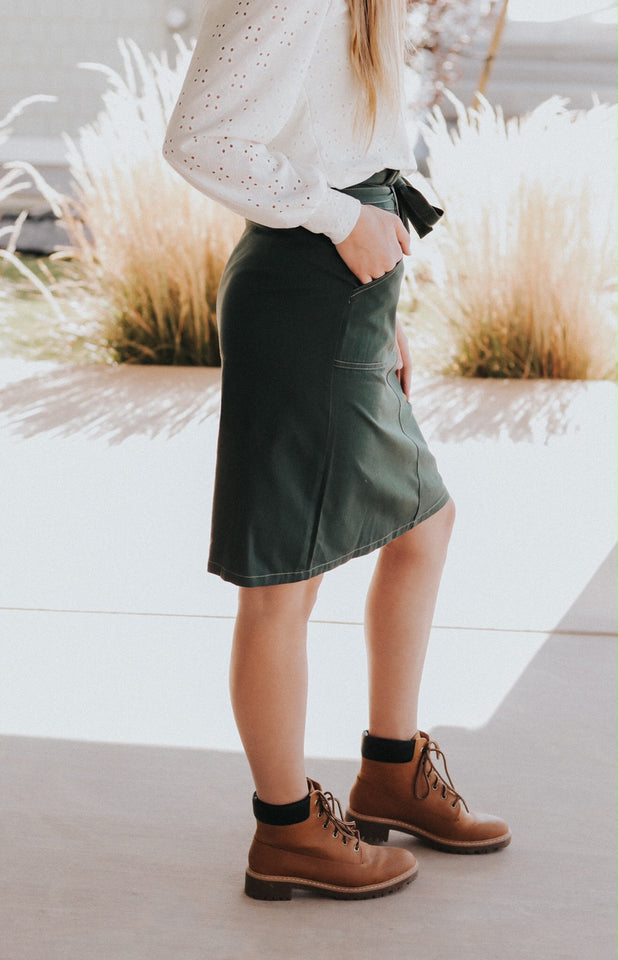 Debbie skirt in Hunter Green